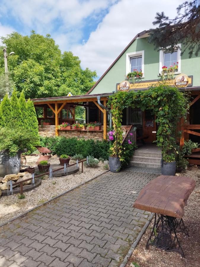 Restaurace A Penzion U Kuliku Raspenava Buitenkant foto